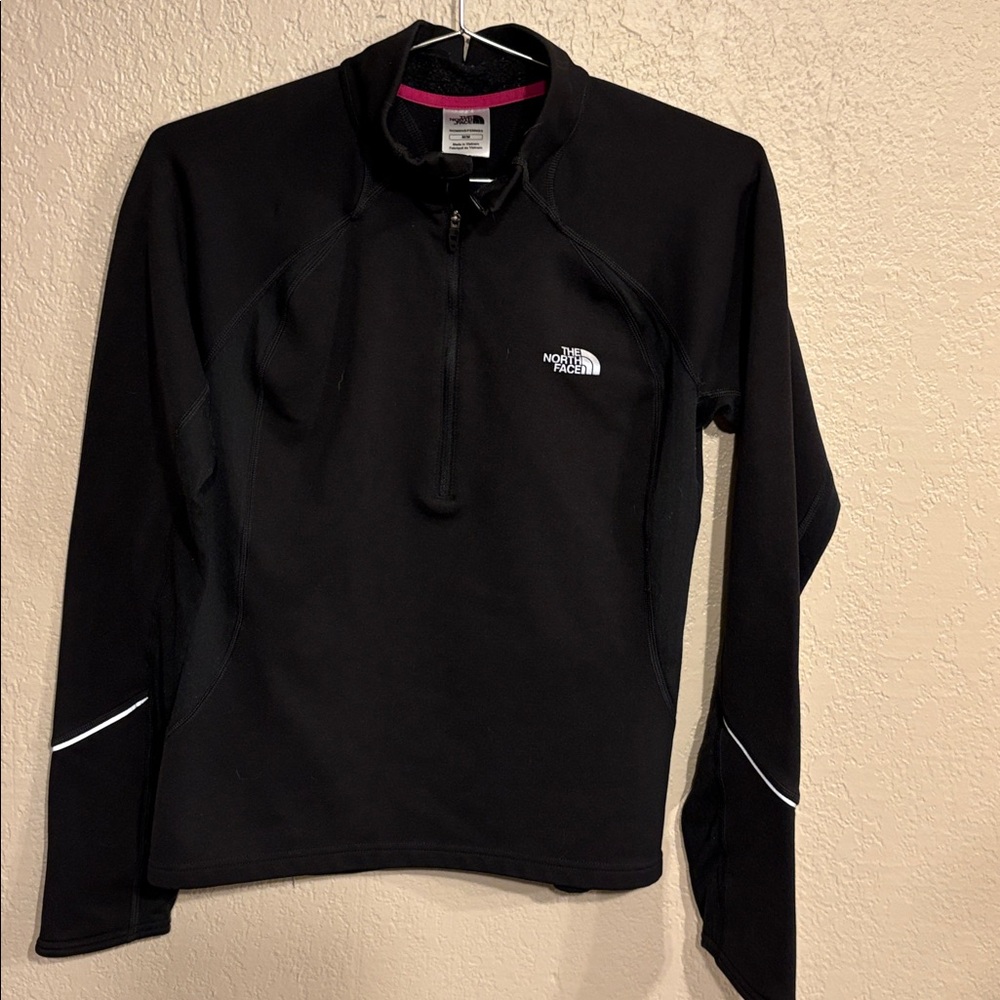 The North Face women’s quarter zip pullover size medium black